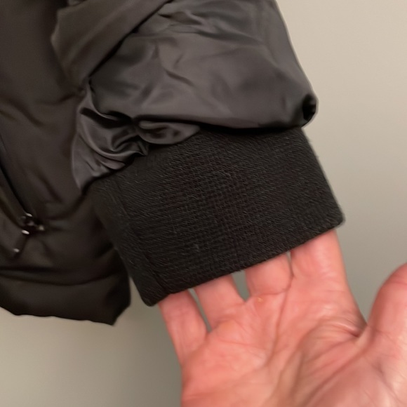 Roots winter jacket. Size small. - Picture 8 of 11